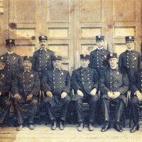 1901 arrangement committee outside the firehouse